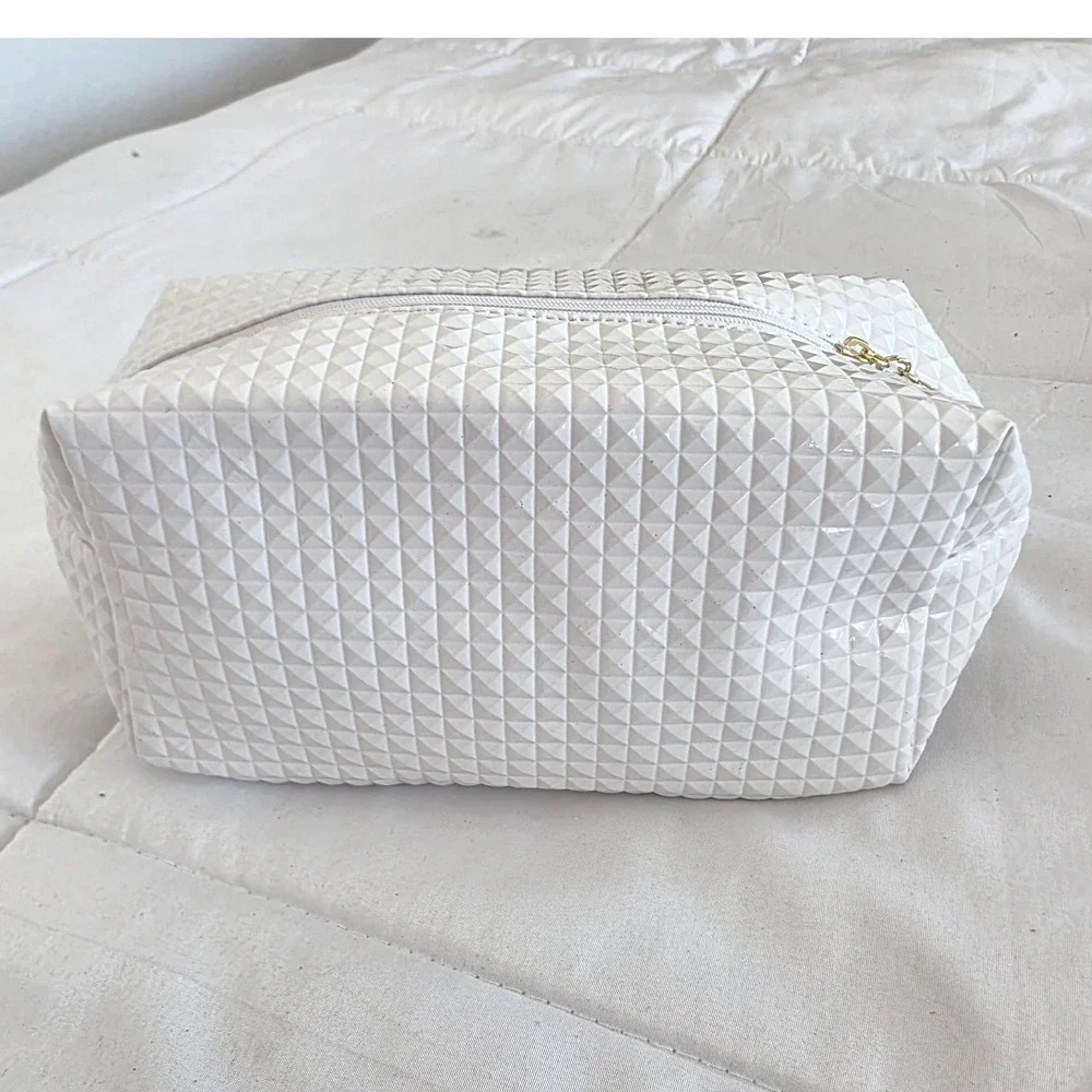 White Textured Geometric Cosmetic Bag Makeup Organizer Zipper Gold Tone Accent
